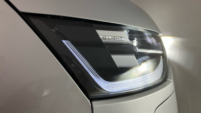 Volkswagen Transporter T32 Swb Electric 160kW 65kWh Commerce Pro Van Auto